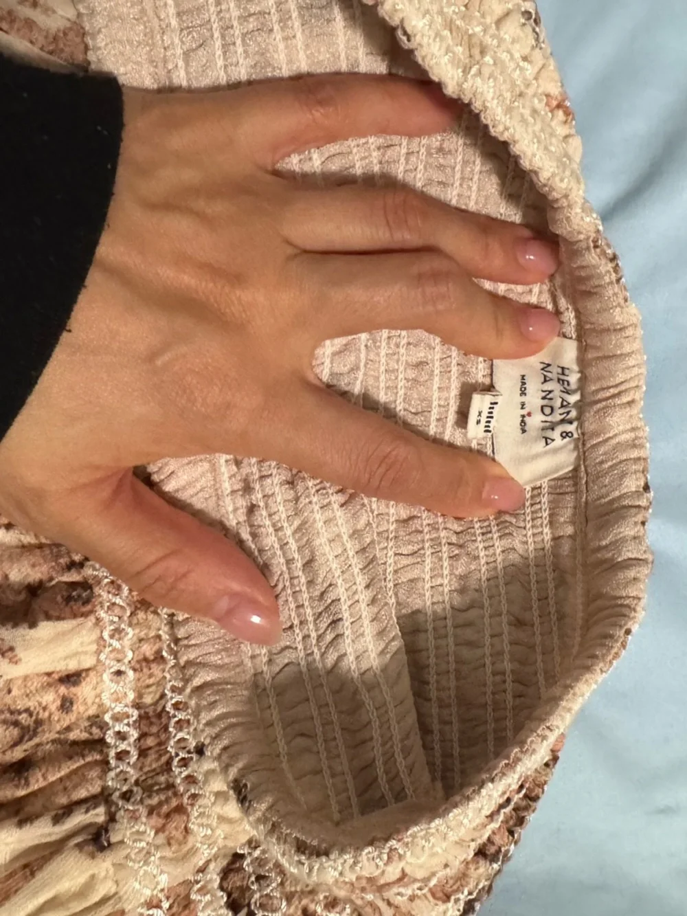 HEMANT & NANDITA set with Beige Paisley Sheer Blouse & Matching Skirt - Picture 5 of 5